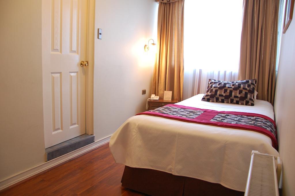 Hotel Plaza Concepcion Room photo